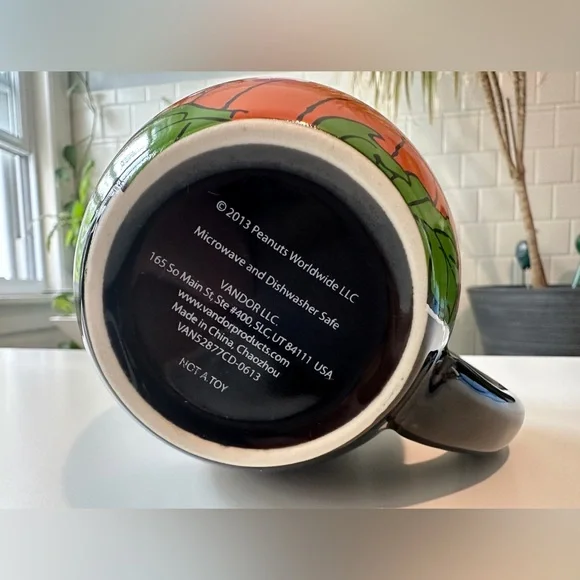 Its the Great Pumpkin Charlie Brown Mug with Linus Snoopy and Charlie Brown 🧡🖤🎃 - Picture 3 of 5